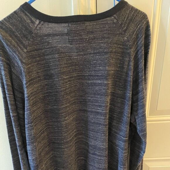 American Eagle Men’s seriously soft Vneck top size XL - Picture 3 of 6